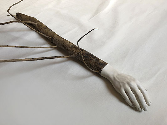 Untitled (Teatro involontario), 2023 . mixed media .  cm 85x110x45