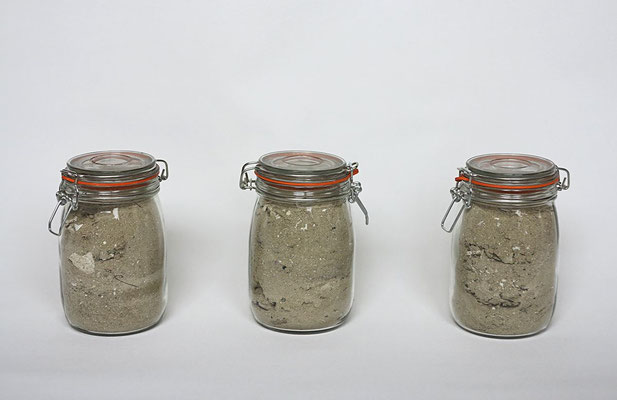 Sedimento di studio (2009-2013), 2014 - glass jars and plaster of the Studio - variable dimensions