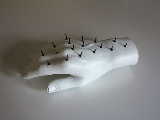 Il godimento isterico, 2025 . mixed media . cm 23x11,5x8