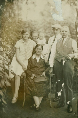 Familie Hilbert Serlostraße (1928)<br> <font size=1>&copy; W. Kwittek