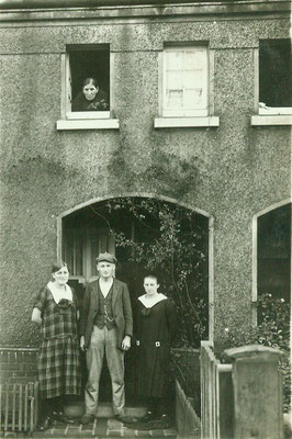 Familie Hilbert Serlostraße 5 (1930) <br><font size=1>&copy; W. Kwittek