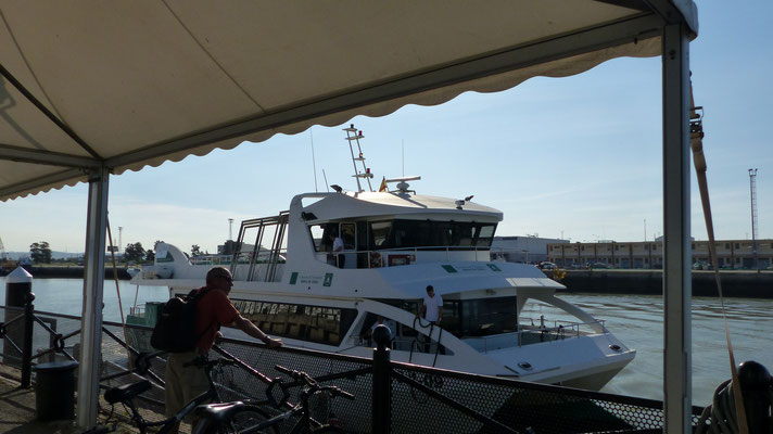 El Puerto de Santa María : Nous embarquons pour Cadix (35 mn)