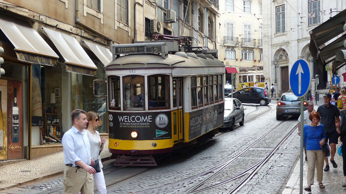 Un des tramways du Lisbonne historique