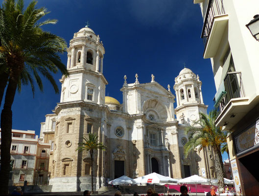 La façade de la cathédrale