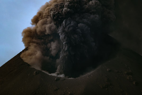 Krakatau am Tag [600 mm / f8 / ISO 100 / 1/400 Sek.] 