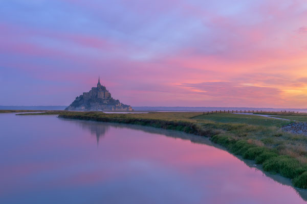 Le Mont-Saint-Michel le matin - TWO [30 mm / f11 / ISO 50 / 3 sec.]