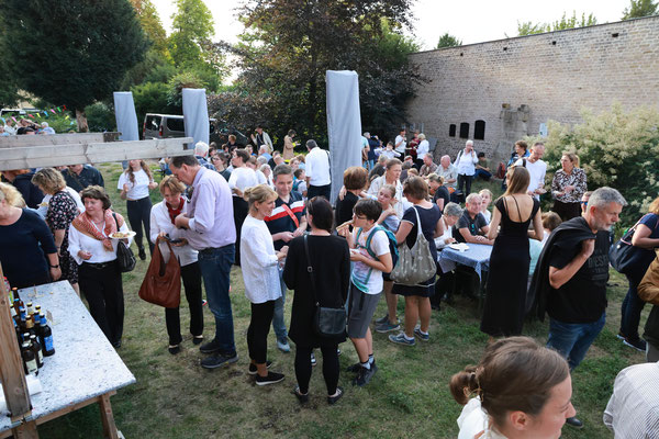 Große Party..