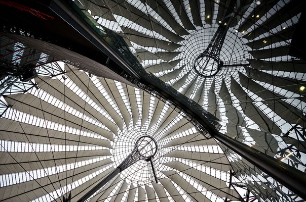 Sony-Center - Spiegelung
