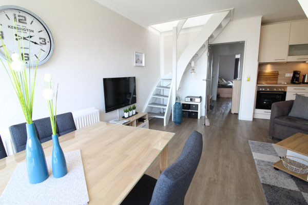 Treppe ins offene Dachgeschoss