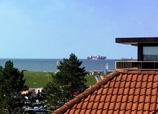 Seitlicher Blick vom Dachgeschoss