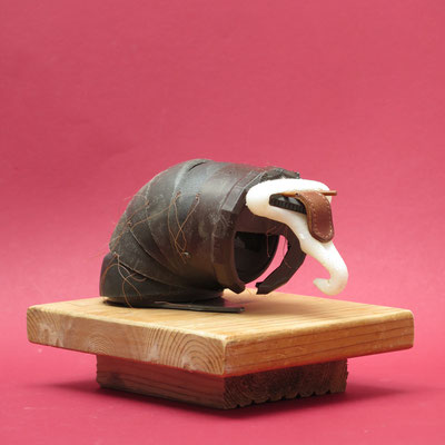 Witkopoproller 15.5x20x15cm 175,-
