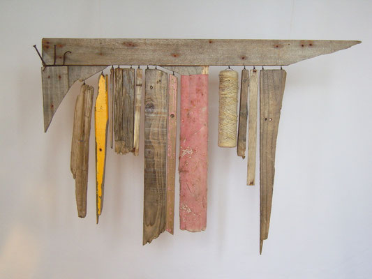 Hangende houtjes 106x71cm 395,-