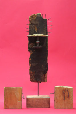 Primitief Beeld in drie delen 60x80x20cm 450,-