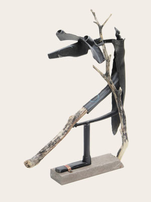 Zittende figuur 40x48x24cm 250,-