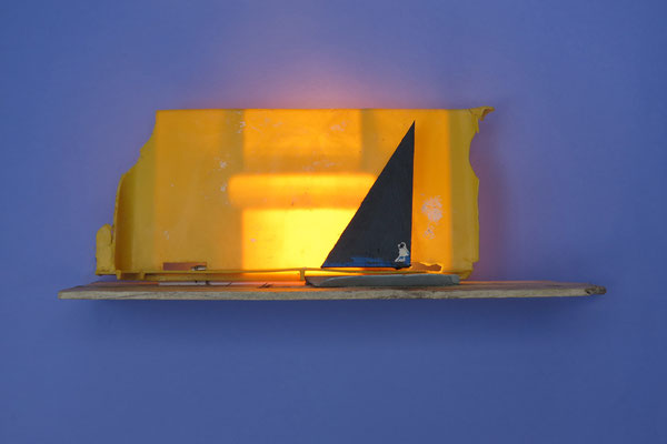 Zeilbootje (wand of staand) 46x15x20cm 275,-
