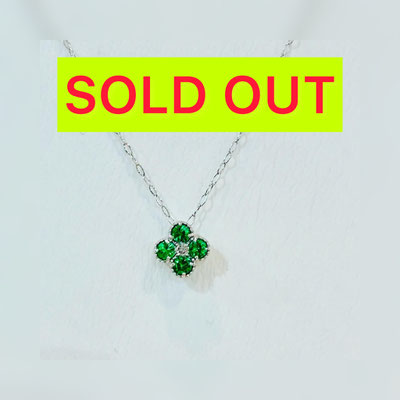 K18WGグリーンガーネット・ダイヤプチペンダント　G：0.20ct　D：0.02ct　チェーン：40cm長アズキ　超特価：27,000円（税込）
