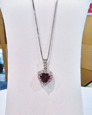 Ptピンクトルマリン・ダイヤペンダント　T：0.78ct　D：0.28ct 　45cmスライド式チェーン付　￥120,000（税込）