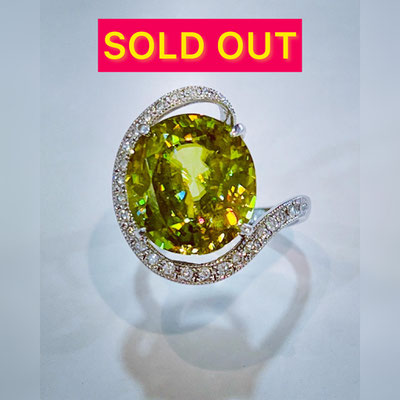 Ptスフェーン・ダイヤリング　S：10.11ct　D：0.20ct　現行サイズ：9番　￥1,160,000（税込）