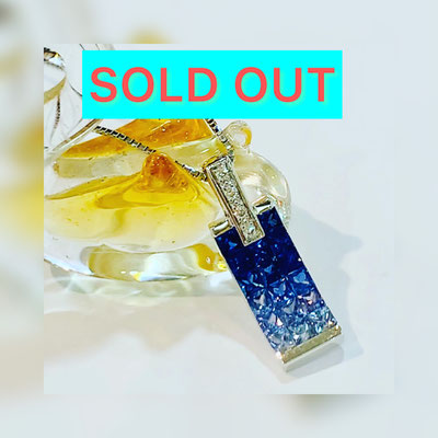 K18WGサファイア・ダイヤペンダント　S：0.85ct（フレンチカット・カラーグラデーション）　D：0.03ct　￥140,000（税込）