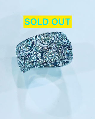 K18WGダイヤリング　D：0.95ct　現行サイズ：12番　￥236,000（税込）