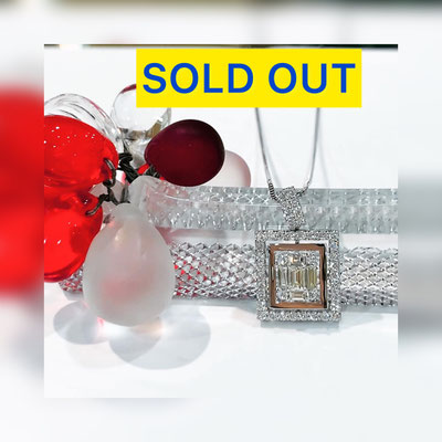 Ptダイヤペンダント　バケットカット使用　D：1.00ct　45cmスライド式チェーン　￥390,000（税込）