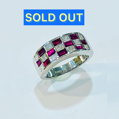 Ptルビー・ダイヤリング　R：0.87ct　D：0.69ct　7.3g　現行サイズ：12番　￥320,000（税込）