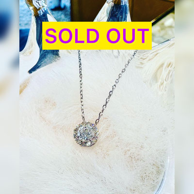 Ptダイヤペンダント　D：0.505ct（D・SI－1・G）・0.17ct　スライド式チェーン付　￥275,000（税込）