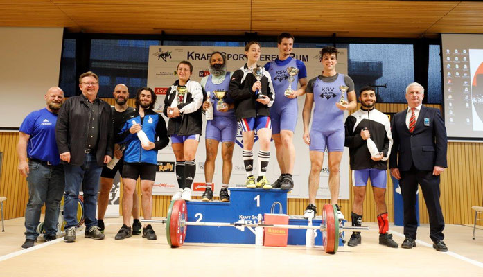 Siegerehrung Tirol-Cup mit Bürgermeister Josef Karbon