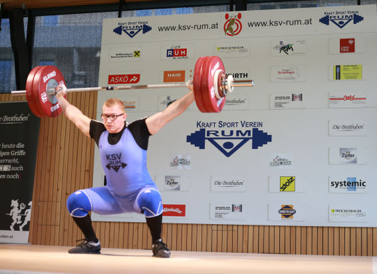 Julian fixiert den Teil-Sieg mit 141 kg Reißen