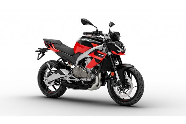 Aprilia Tuono 457 in Piranha Red, Ansicht vorne rechts