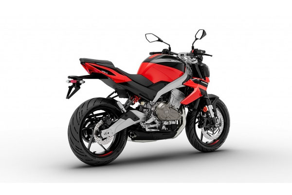 Aprilia Tuono 457 in Piranha Red, Ansicht hinten rechts
