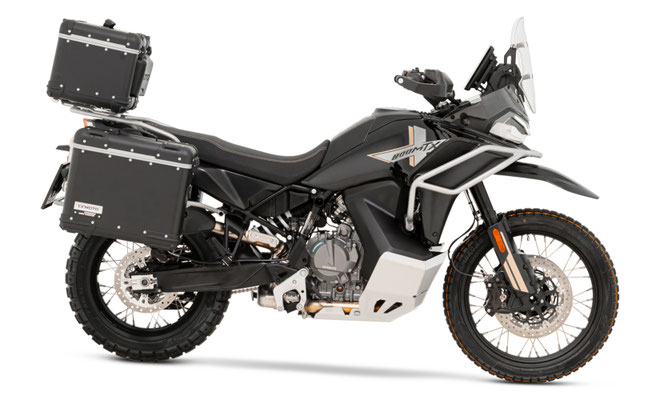CFMOTO 800MT-X - Nebula Black - m. Zubehör - rechte Ansicht