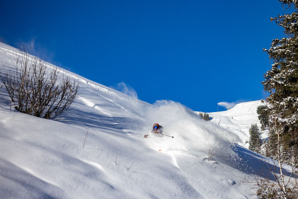 Ski Team BERGE IM LICHT in Gargellen im Montafon - Showing news from HELLY HANSEN, LEKI, MAJESTY SKIS