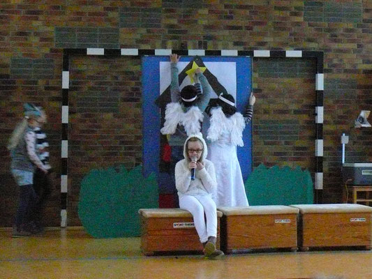 Adventsfeier am 19. Dezember: Theaterstück der Klasse 3b