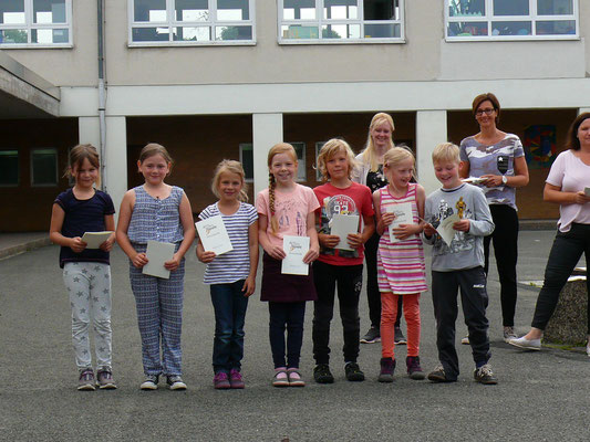 Ehrenurkunden Schwimmen Klasse 2b