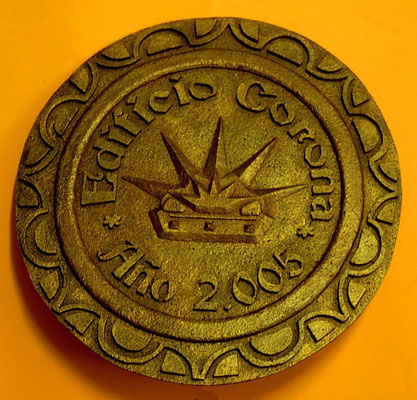 Medallón Edificio Corona. Bronce. Ceuta. 2005.