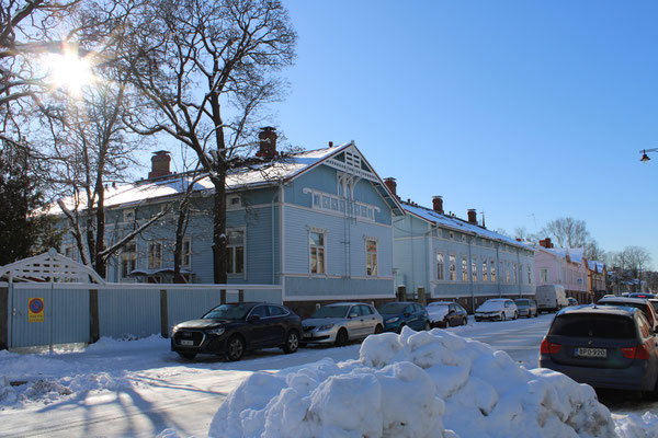 Glitzerndes Eis und Massen von Schnee in Turku