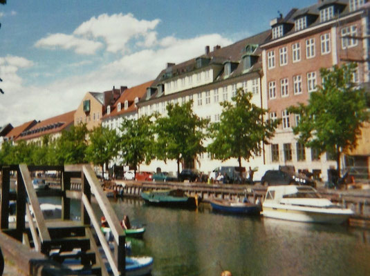 Am Christianshavn sitzen