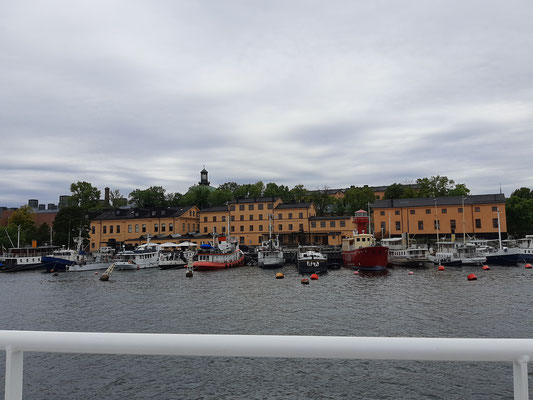Blick auf Södermalm vom Wasser aus