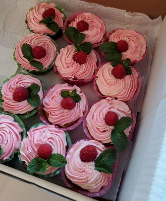 Cupcakes bei der Valentinstagsfeier der Caritas. (Foto: privat)