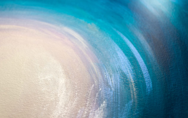 Klarer Blick ins Innere, Hochschwingendes Kunstwerk Detailansicht Perlfarbe blau silber