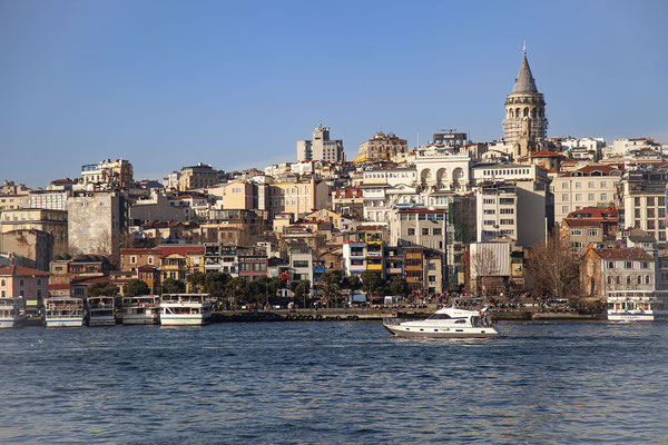 Galata Tower in Beyoglu, overlooking the Golden Horn, Istanbul, european side, Turkey, Europe, Asia