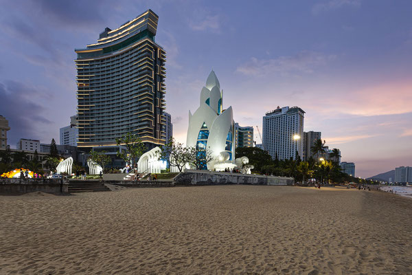 Strandpromenade mit Hotels im Zentrum von Nha Trang, Sonnenuntergang, Provinz Khan Hoa, Vietnam, VietNam, Asien