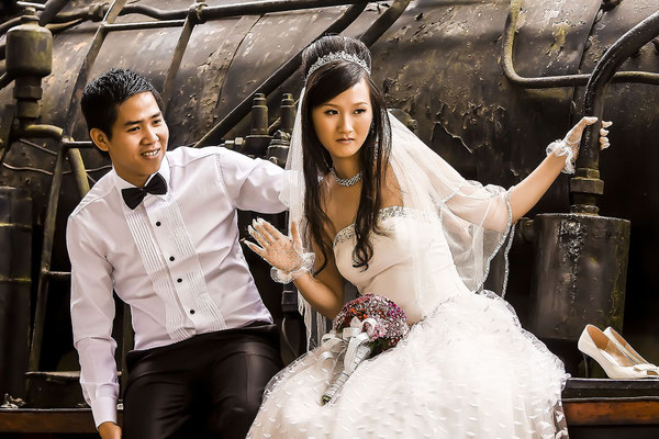 Young Vietnamese bride and groom, Dalat, Asia