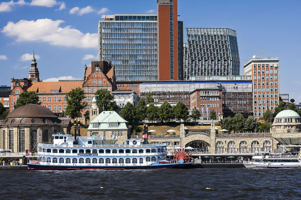 Landungsbruecken, St. Pauli Landing Bridges, in the Port of Hamburg as seen from the Elbe River, Hamburg, Germany, Europe 