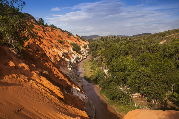 Rote Sandsteinformationen am Canyon am Fairy Stream, Mui Ne, Vietnam, Asien