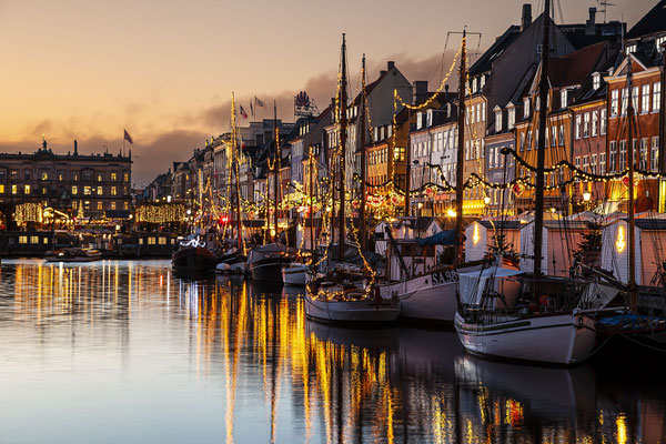 Nyhavn Canal at sunset, Christmas time, Nyhavn,Copenhagen, Denmark, Europe