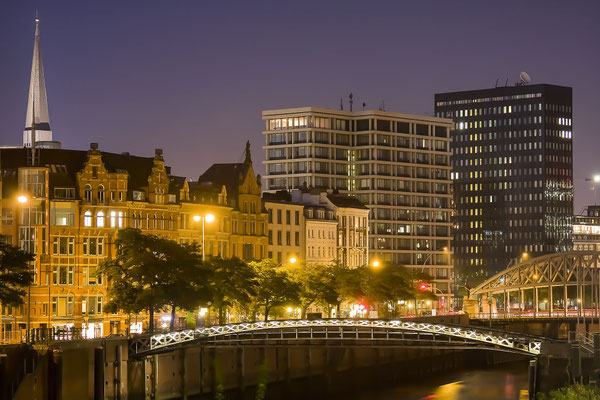 Hamburg Speicherstadt, night scene in the evening, St. Catherine's Church, Hamburg, Germany, Europe 