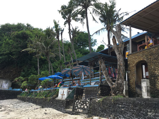 blue-lagoon-beach-warungs