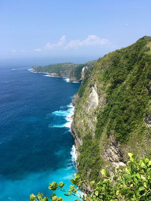 kelinking-beach-nusa-penida
